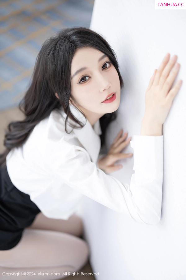 玥儿玥  [XiuRen]高清写真图 2024.03.18 No.8247 玥儿玥 丝袜美腿第46张图片